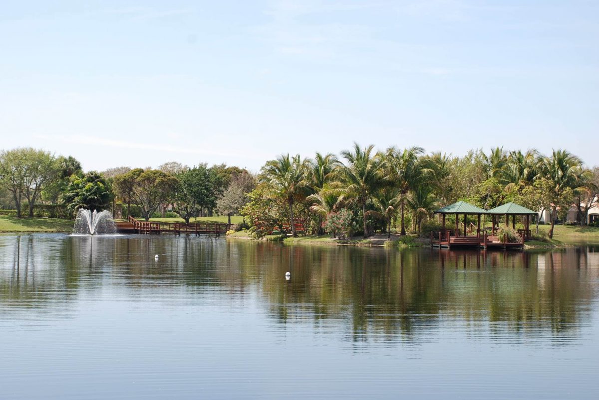 jonathan's landing yacht club