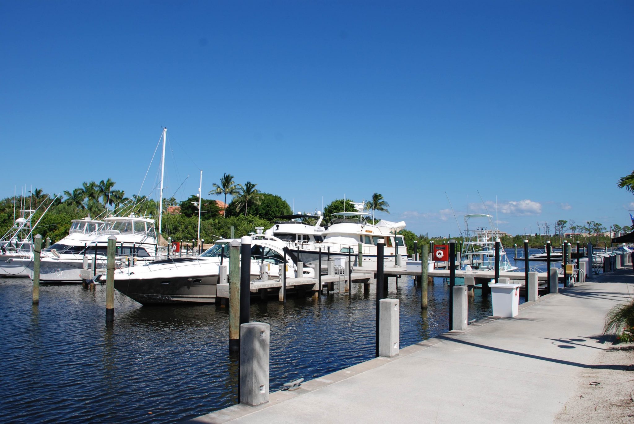 jonathan's landing yacht club